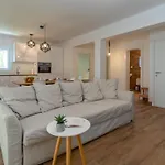 Sea View House Апартаменты