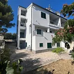 Sea View House Апартаменты *