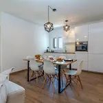 Sea View House *