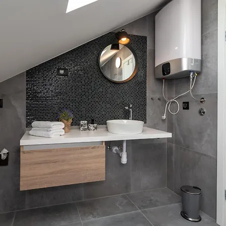 公寓 Sea View House, Karlo