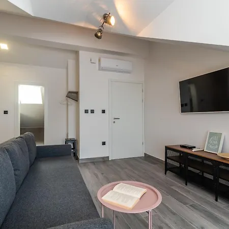 Sea View House, Karlo Apartmán