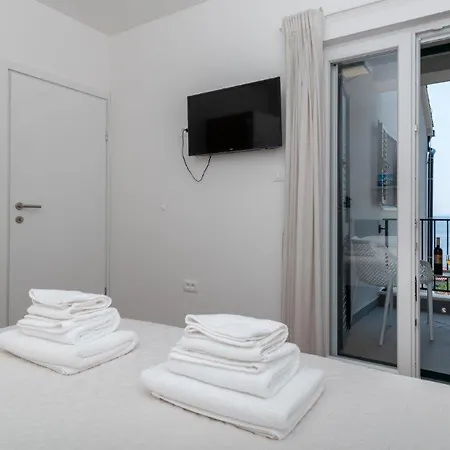 Sea View House *